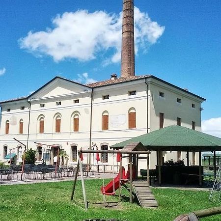 Hotel Ristorante Alloggio Ostello Amolara Adria Exterior foto