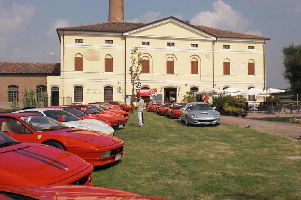 Hotel Ristorante Alloggio Ostello Amolara Adria Exterior foto